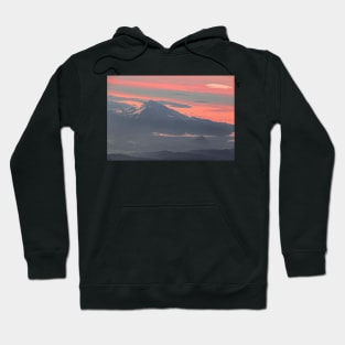 Mountains Below - 3 © Hoodie